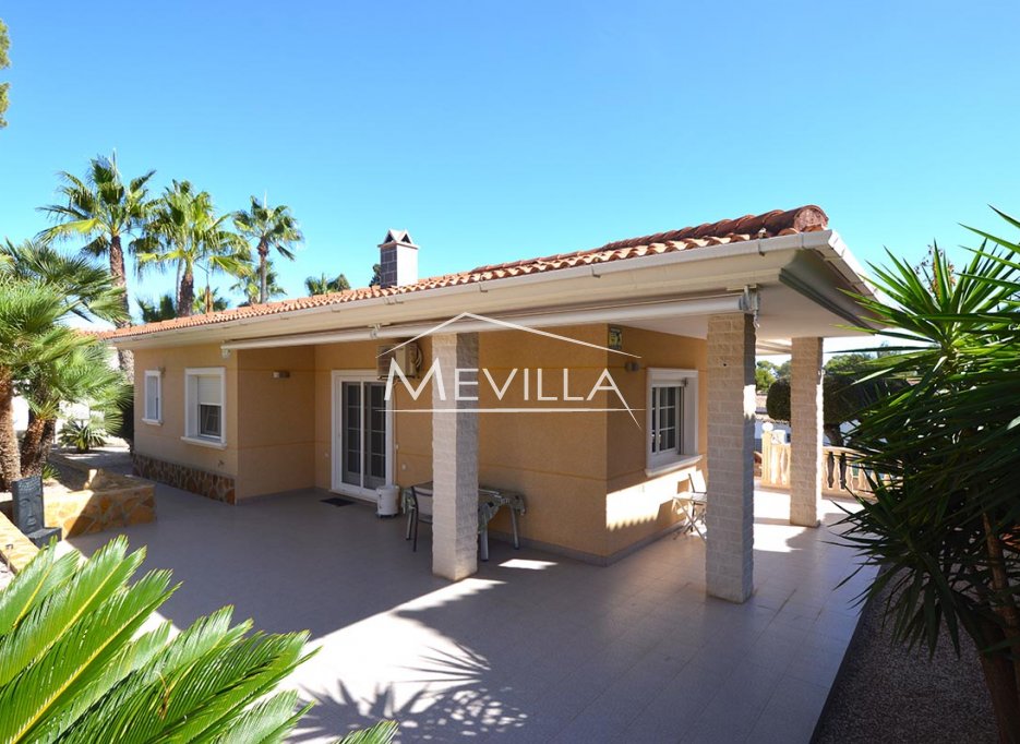 Reventes - Villa - Orihuela Costa - Villamartin