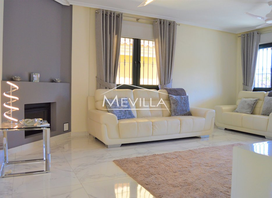 Reventes - Villa - Orihuela Costa - Villamartin
