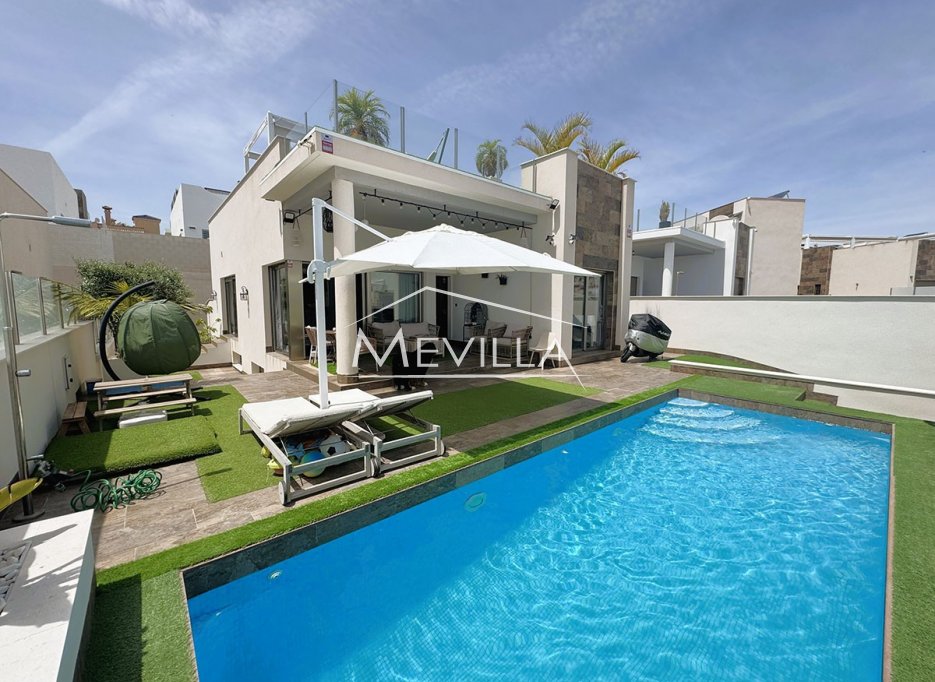 Reventes - Villa - Orihuela Costa - Villamartin