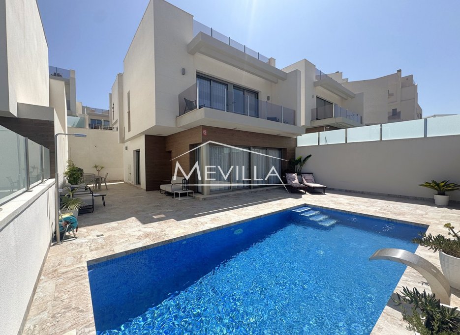 Reventes - Villa - Orihuela Costa - Villamartin