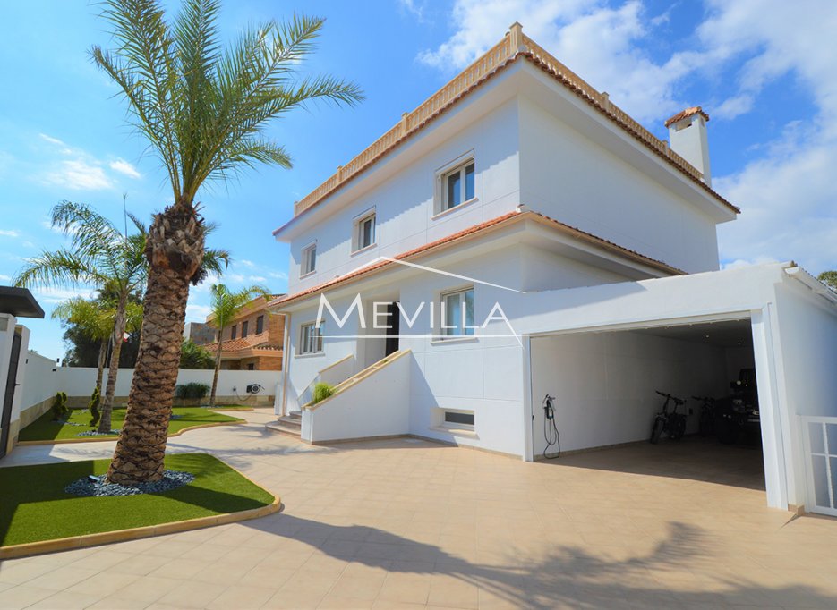 Salg (Resales) - Villa - Orihuela Costa - Campoamor