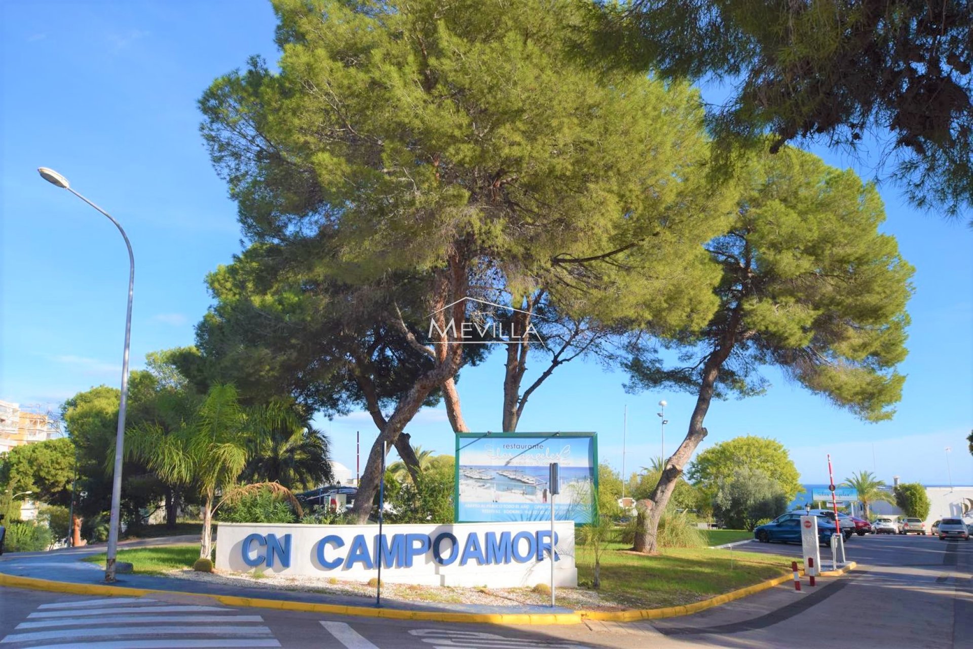 Salg (Resales) - Villa - Orihuela Costa - Campoamor