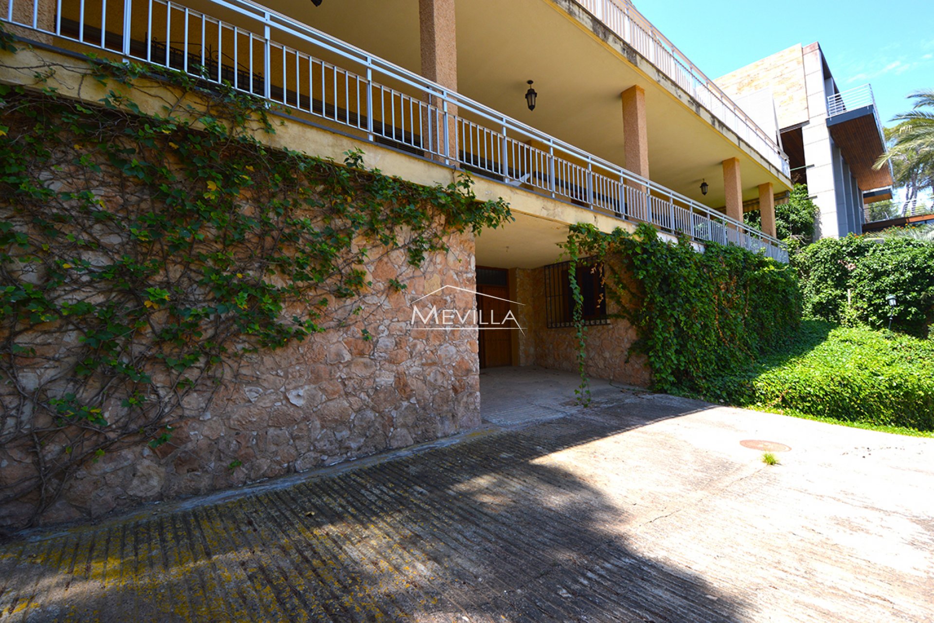 Salg (Resales) - Villa - Orihuela Costa - Campoamor