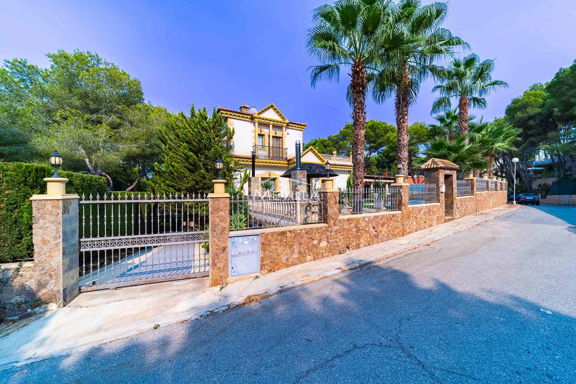 Salg (Resales) - Villa - Orihuela Costa - Campoamor