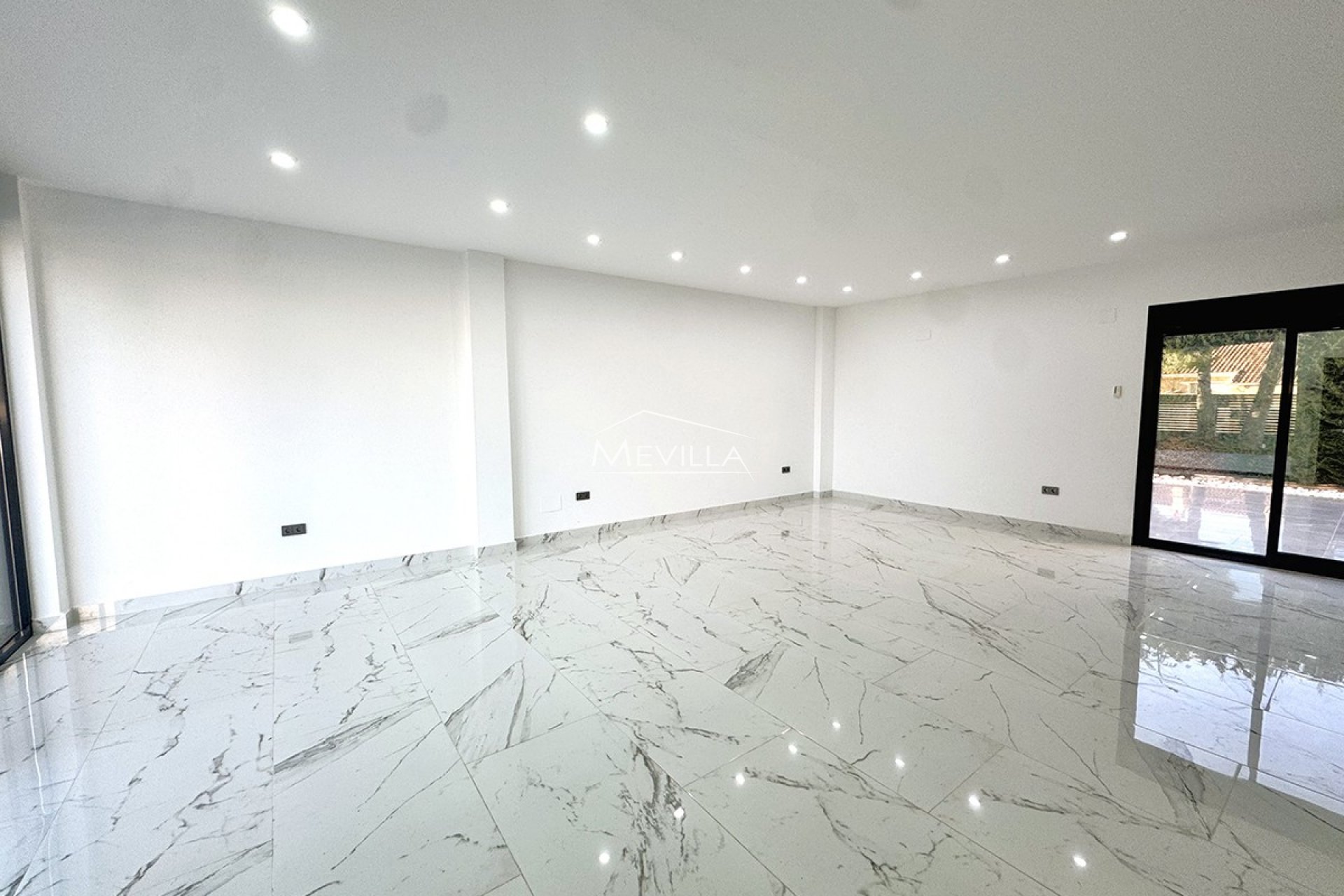 Salg (Resales) - Villa - Orihuela Costa - Campoamor