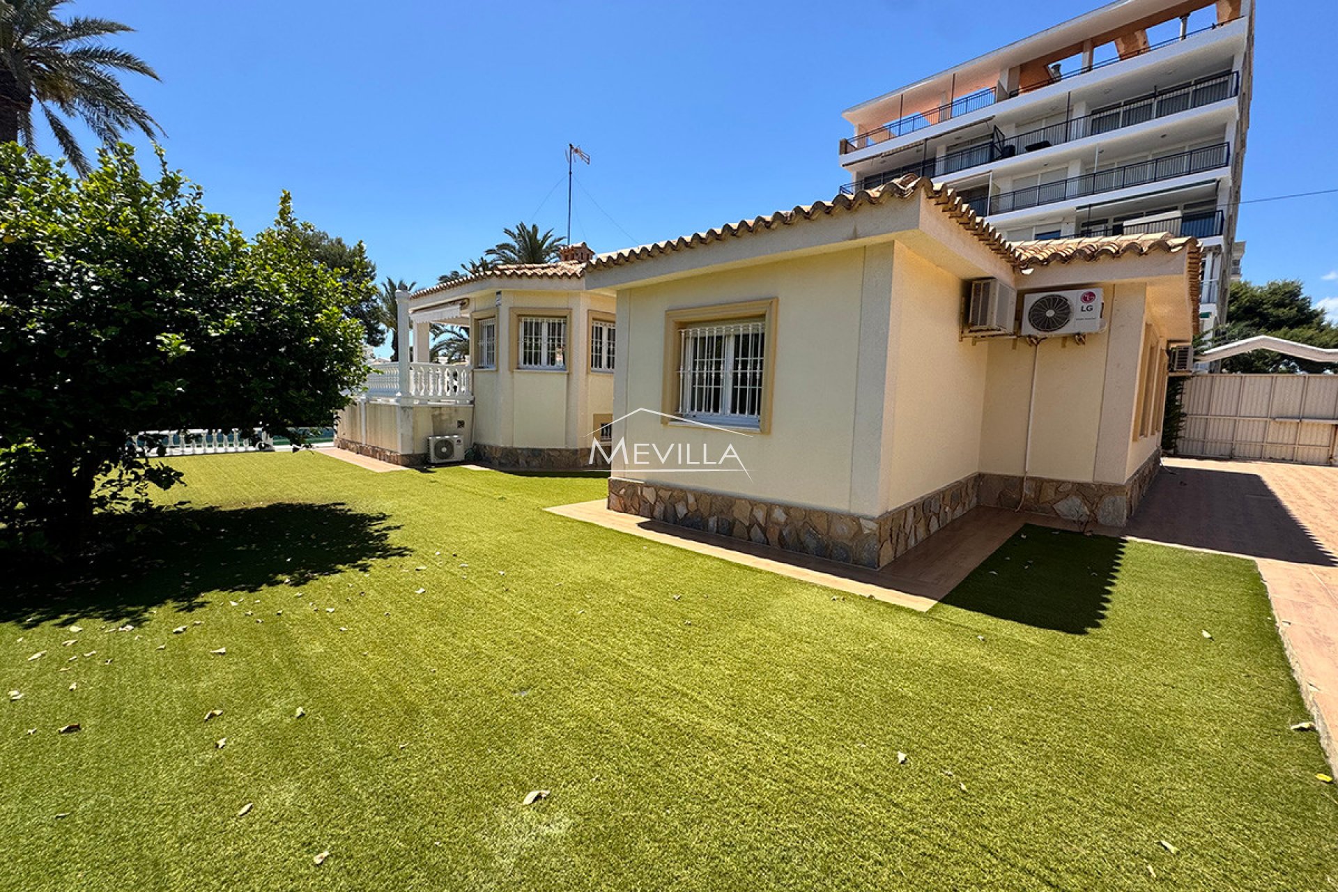 Salg (Resales) - Villa - Orihuela Costa - La Zenia