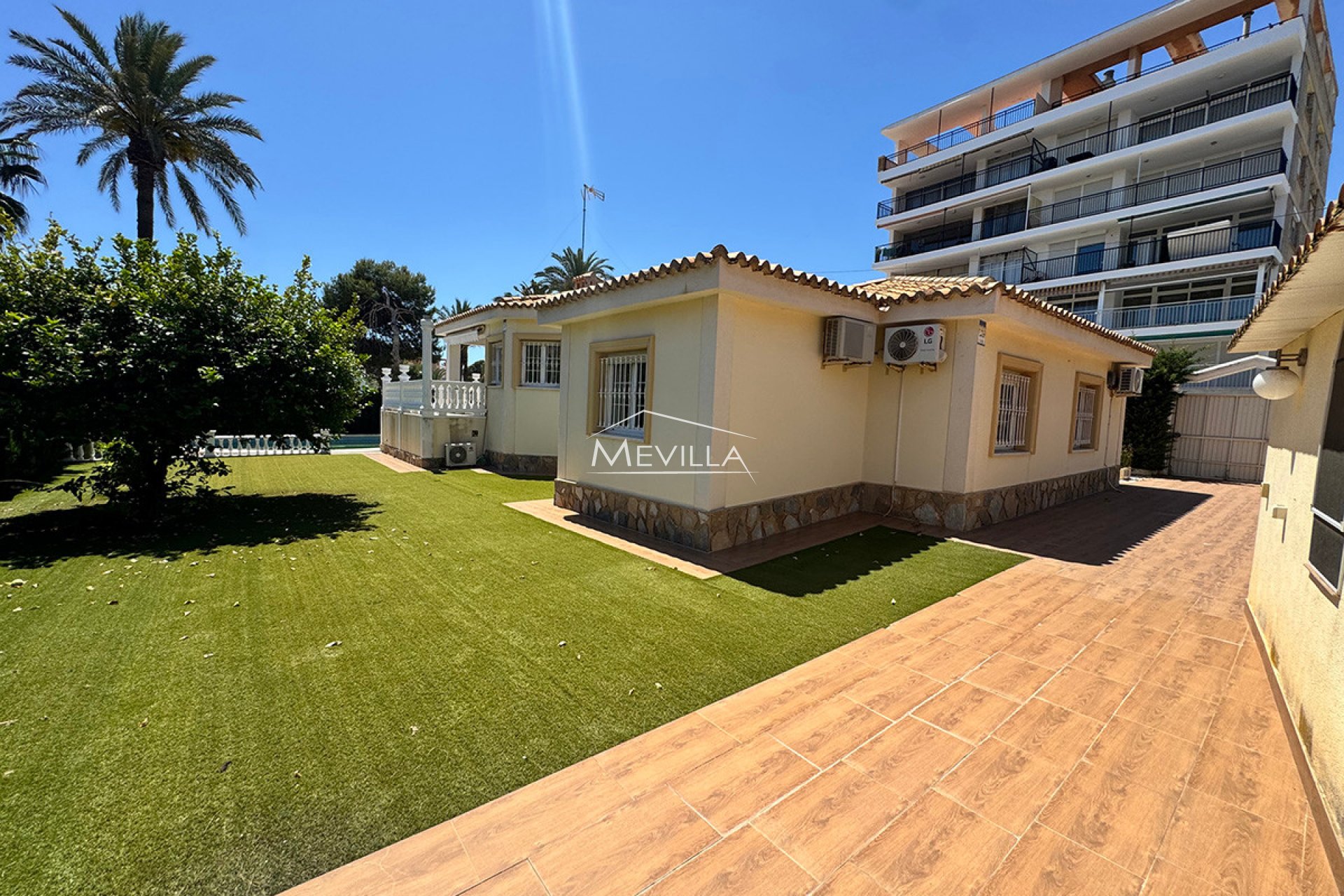 Salg (Resales) - Villa - Orihuela Costa - La Zenia