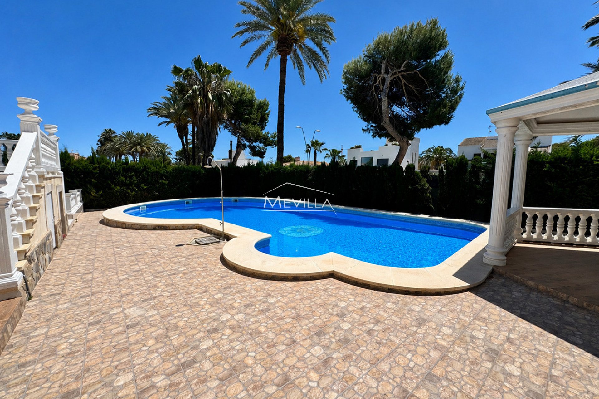 Salg (Resales) - Villa - Orihuela Costa - La Zenia