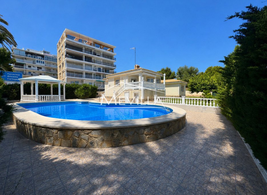 Salg (Resales) - Villa - Orihuela Costa - La Zenia