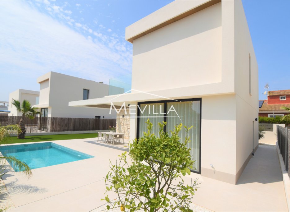 Salg (Resales) - Villa - Orihuela Costa - Lomas de Cabo Roig
