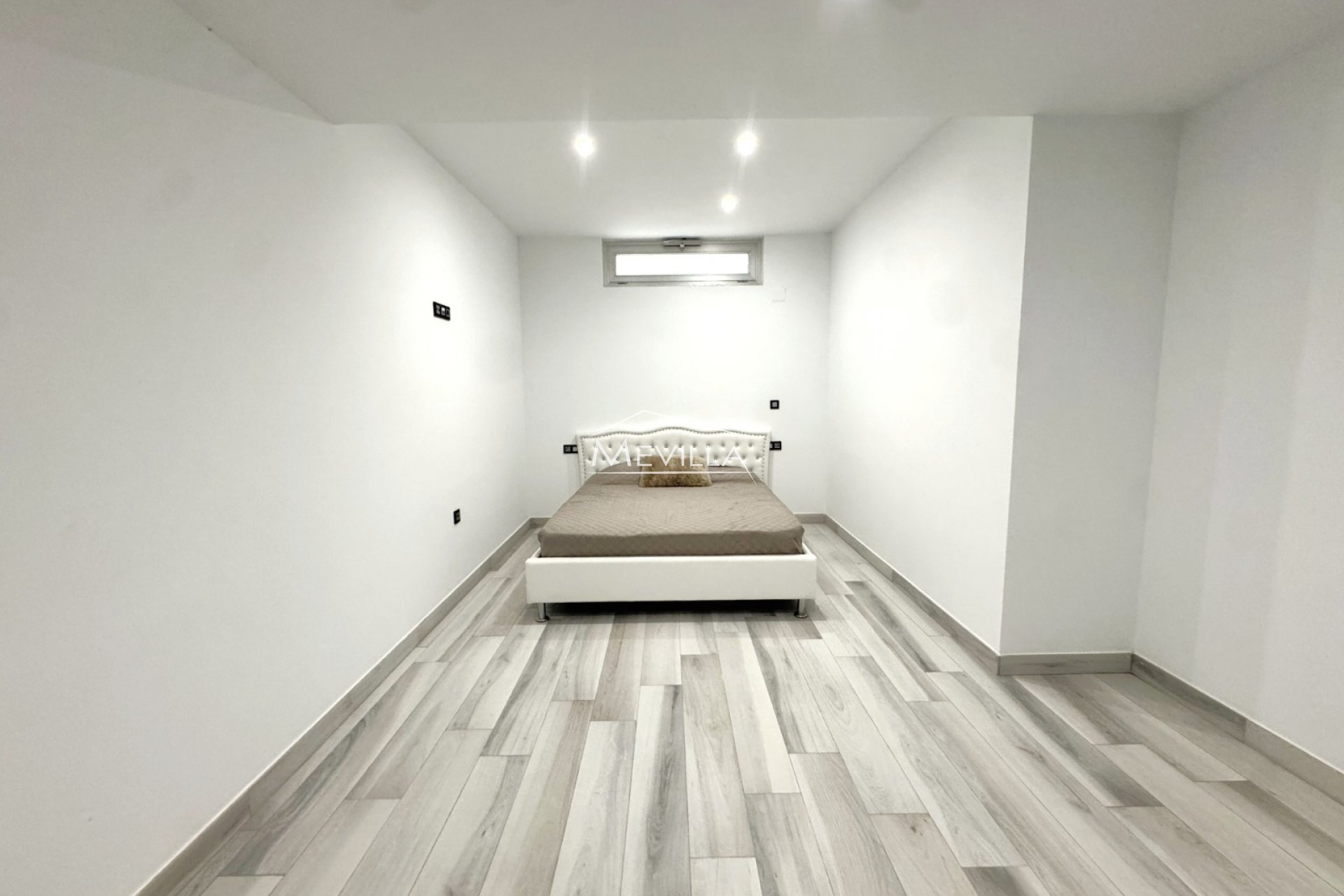 Salg (Resales) - Villa - Orihuela Costa - Lomas de Cabo Roig