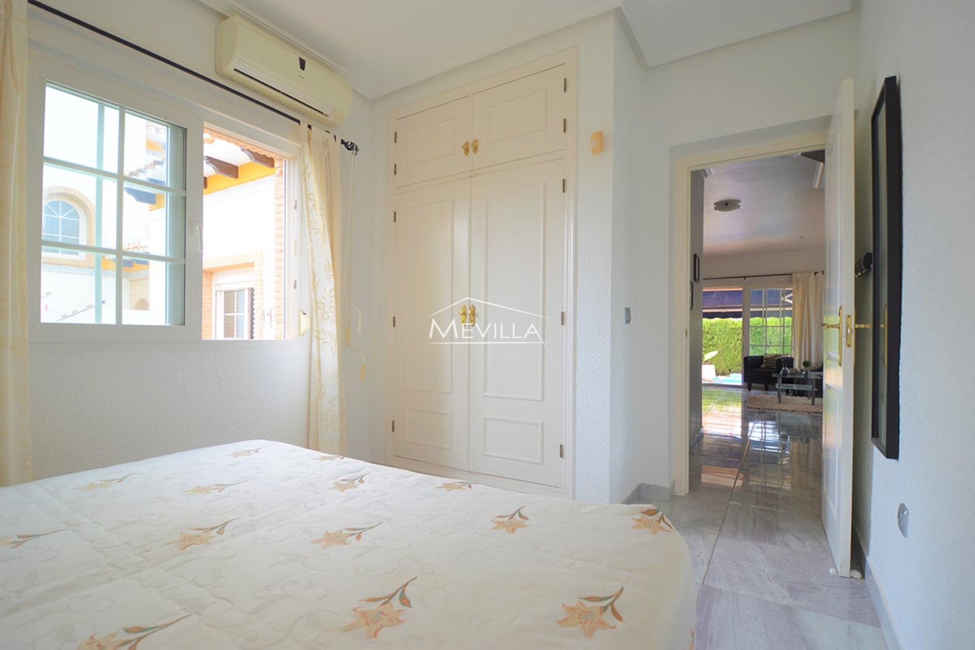 Salg (Resales) - Villa - Orihuela Costa - Playa Flamenca