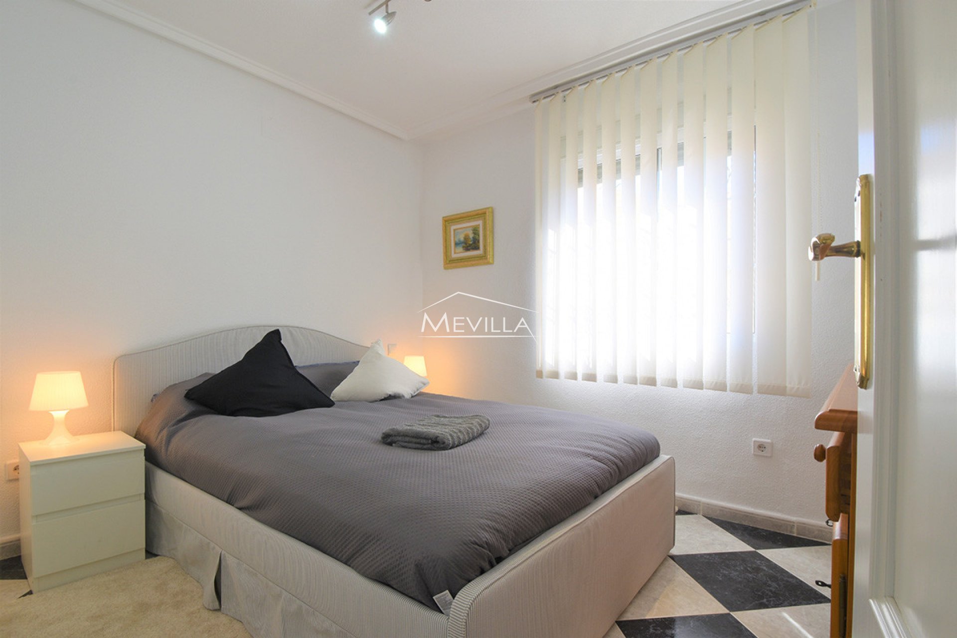 Salg (Resales) - Villa - Orihuela Costa - Playa Flamenca