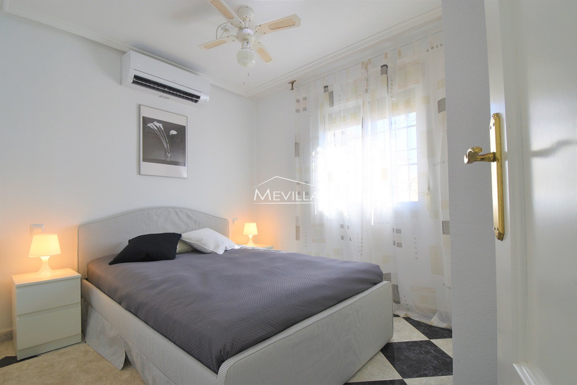 Salg (Resales) - Villa - Orihuela Costa - Playa Flamenca