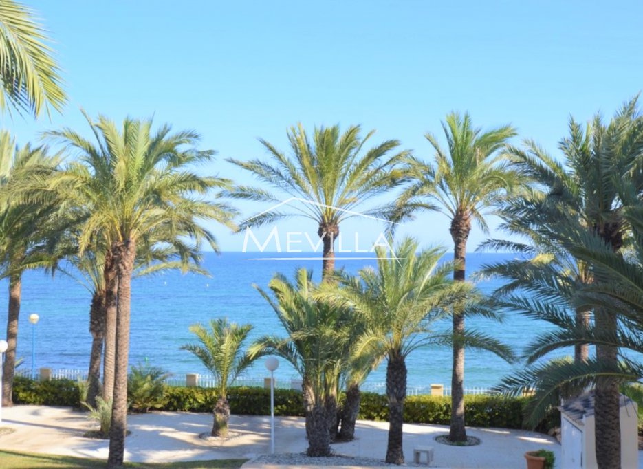 Salg (Resales) - Villa - Orihuela Costa - Punta Prima