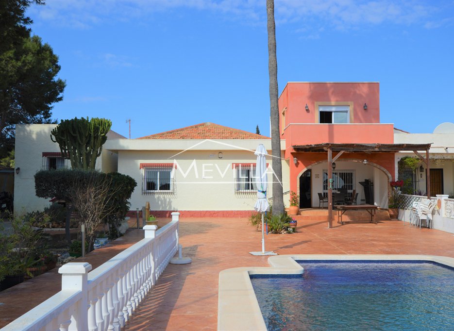 Salg (Resales) - Villa - Orihuela Costa - Villamartin