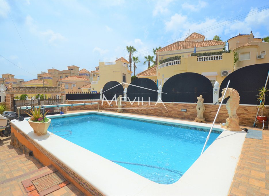 Salg (Resales) - Villa - Orihuela Costa - Villamartin