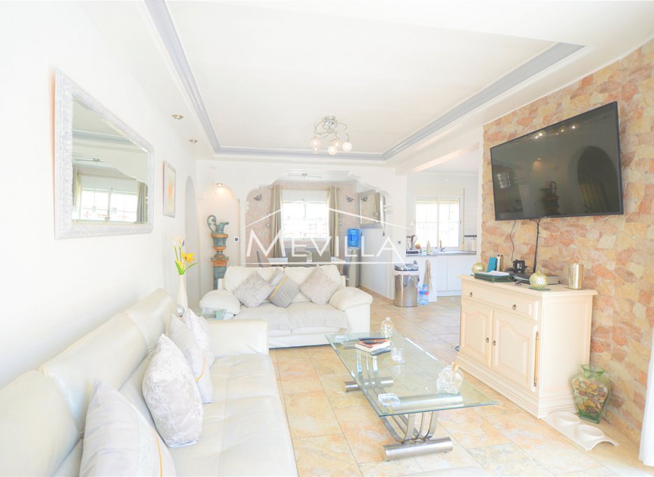 Salg (Resales) - Villa - Orihuela Costa - Villamartin