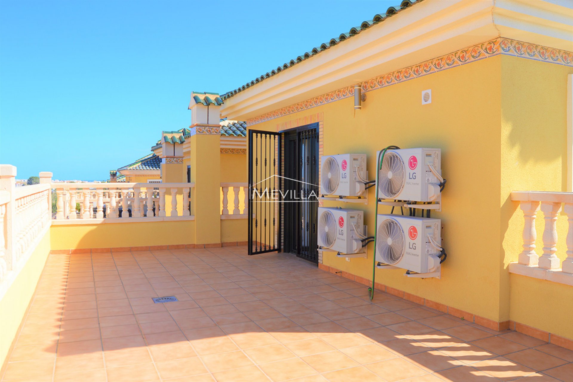 Salg (Resales) - Villa - Orihuela Costa - Villamartin