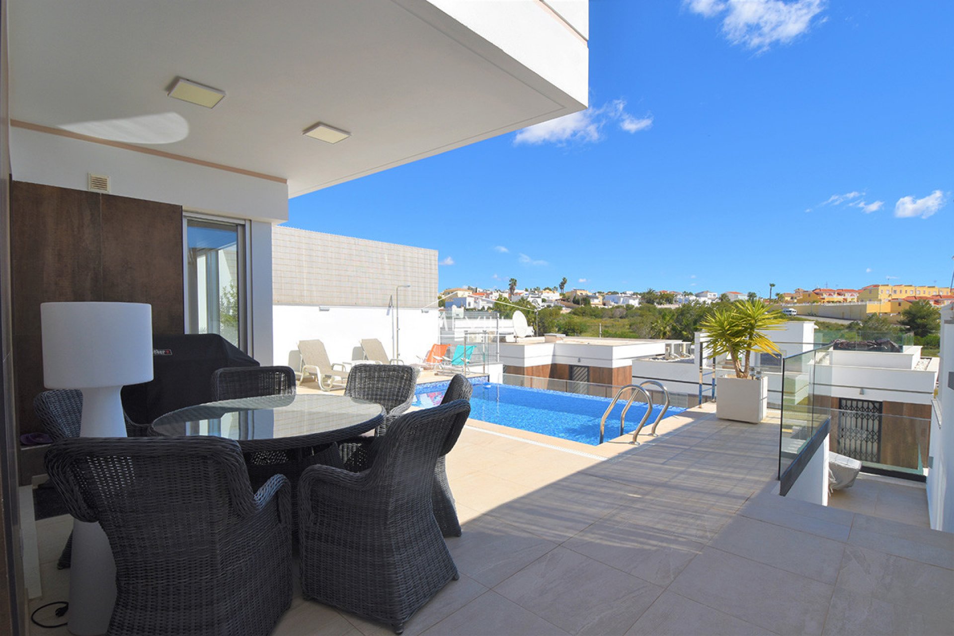Salg (Resales) - Villa - Orihuela Costa - Villamartin