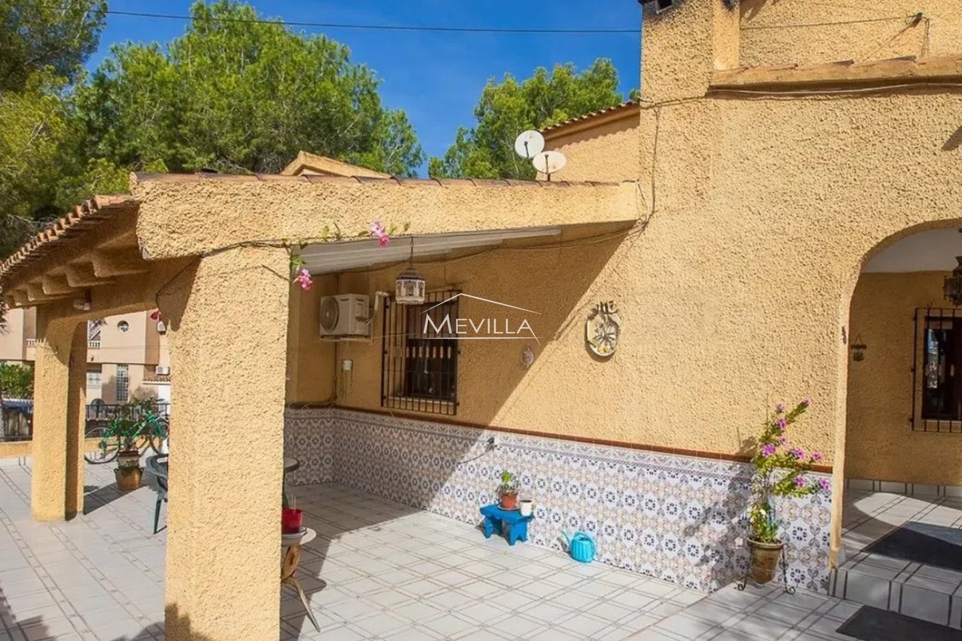 Salg (Resales) - Villa - Orihuela Costa - Villamartin