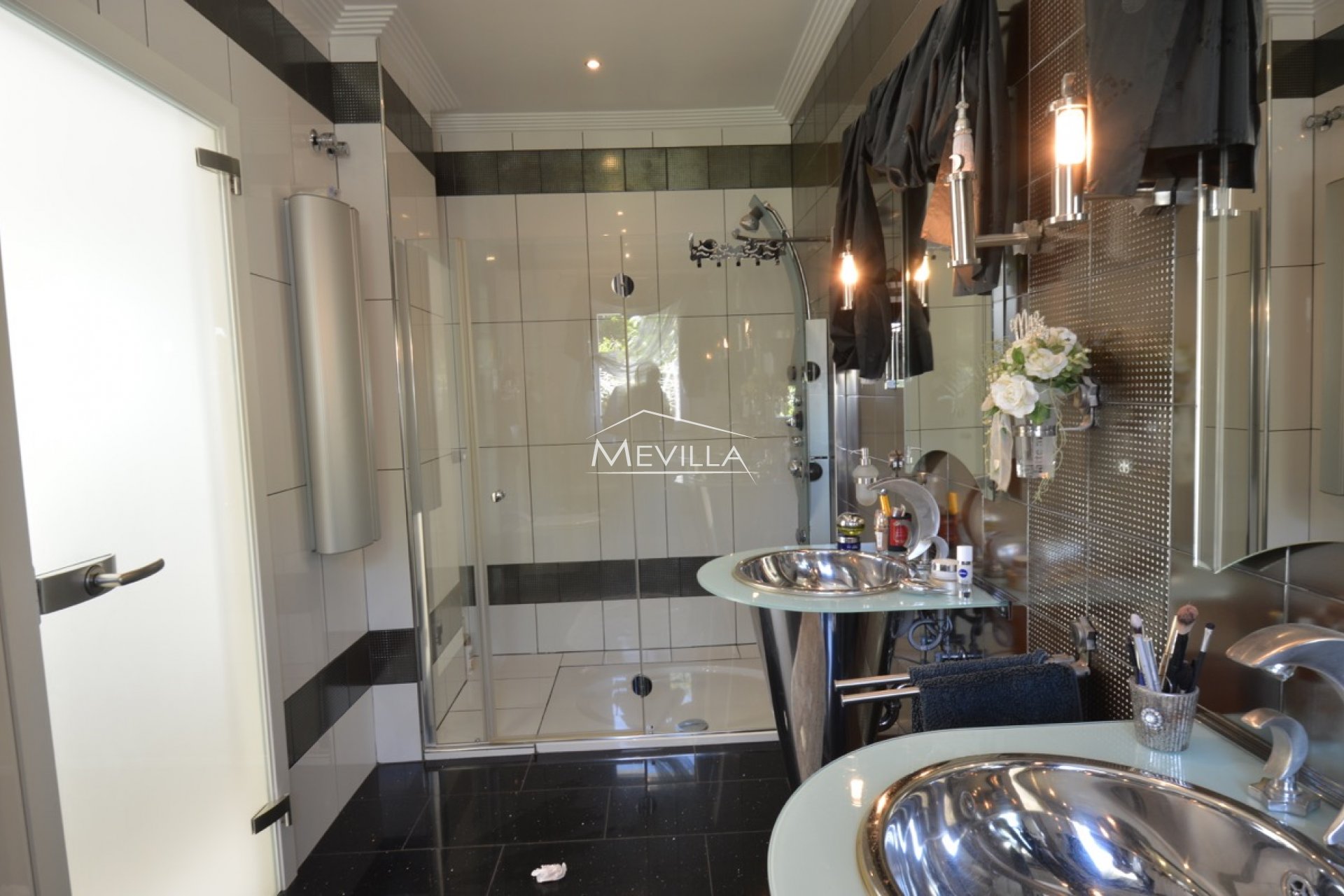 The bathroom 