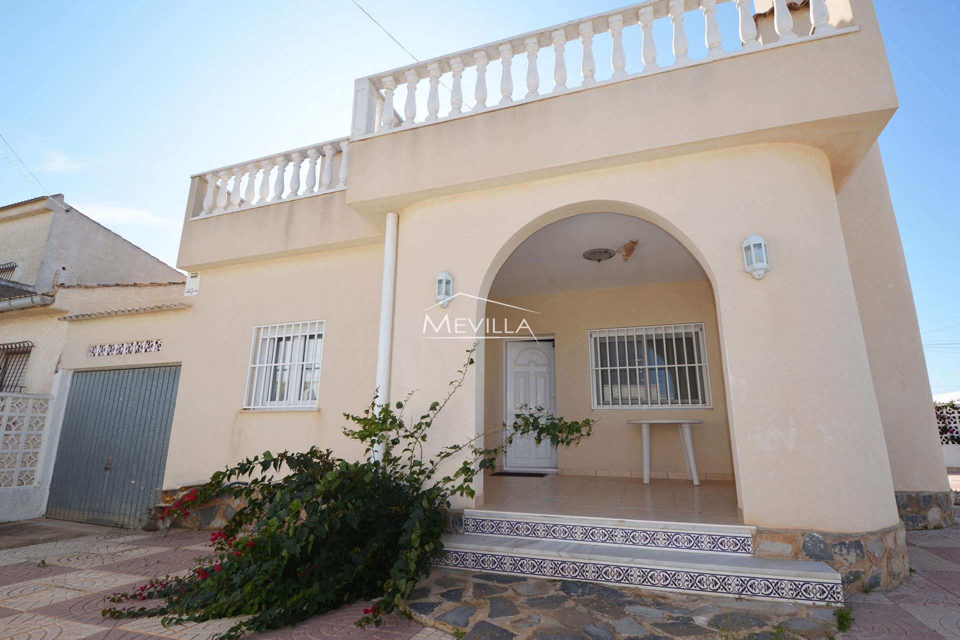 The entrance to the house 