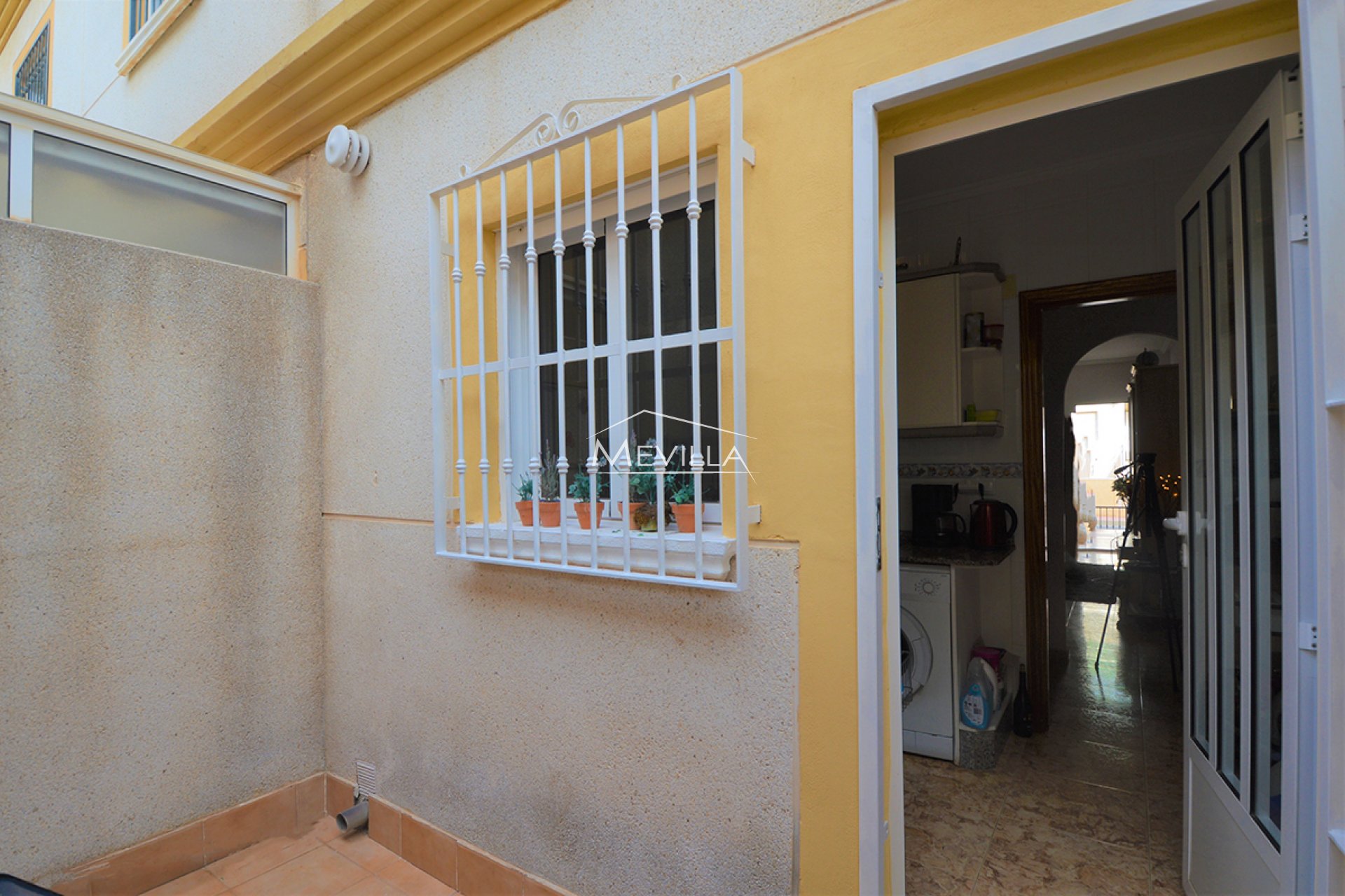 The entrance to the kitchen