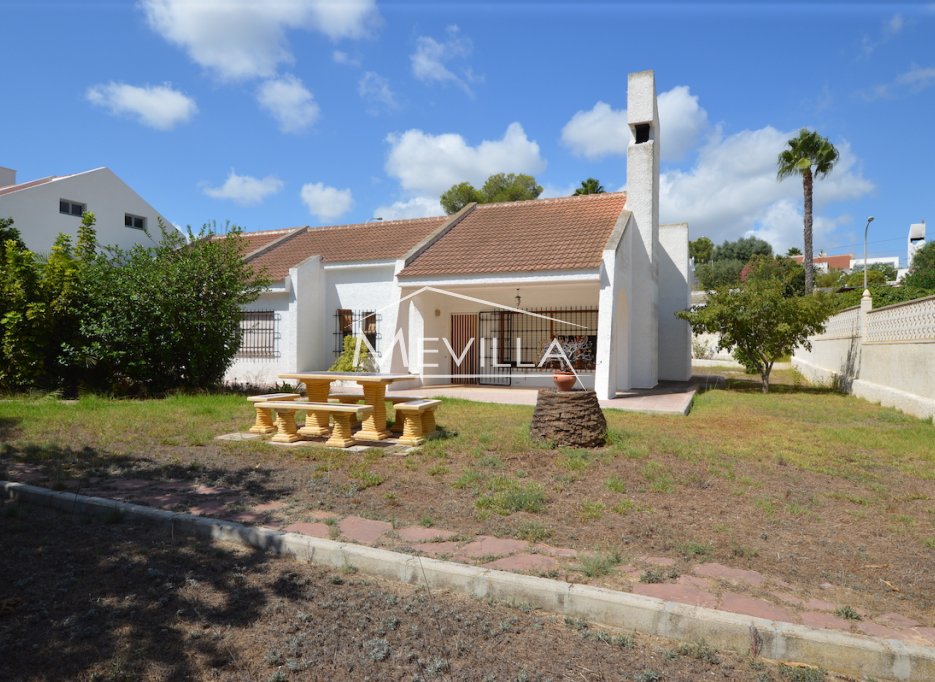 The villa in San Miguel de Salinas