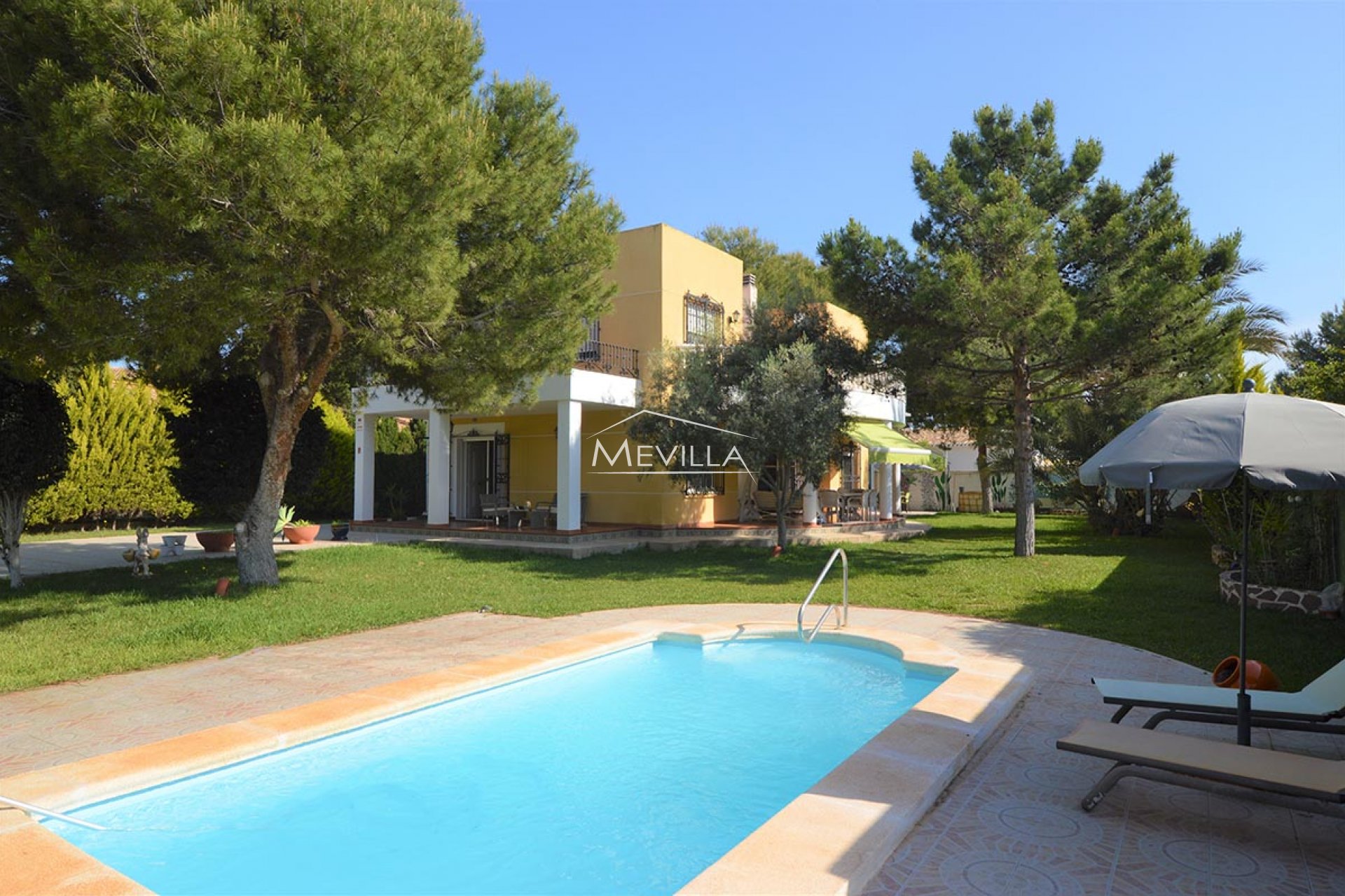 Verkäufe - Villa - Orihuela Costa - Punta Prima