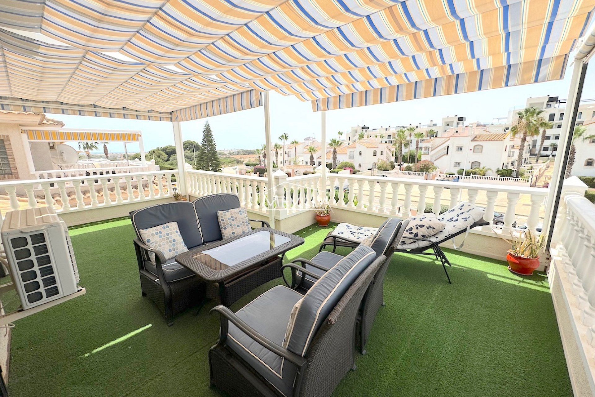 Verkäufe - Villa - Orihuela Costa - Villamartin