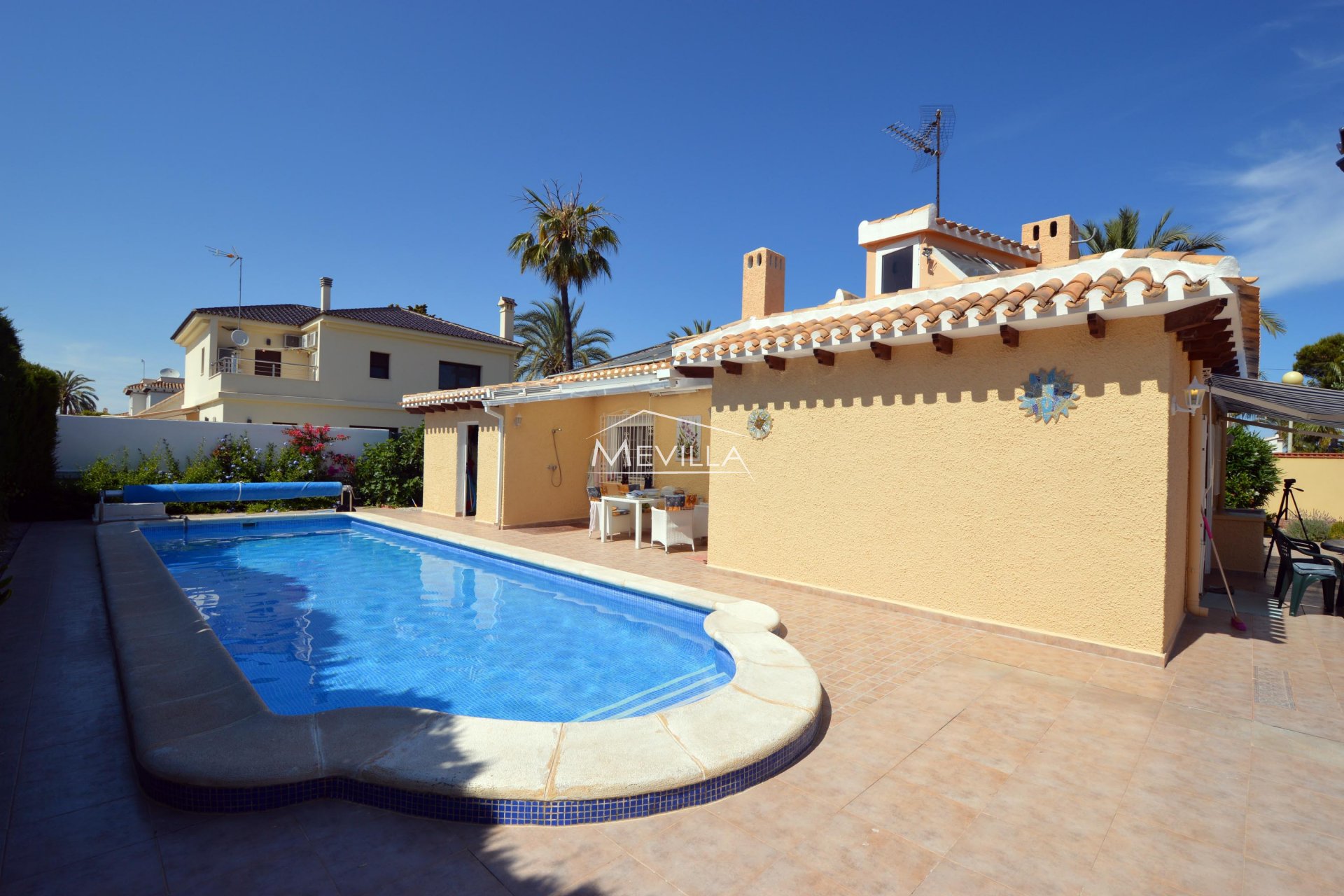 VERY COMFORTABLE AND COZY VILLA