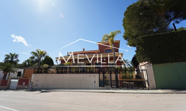 Villa - Återförsäljare - Orihuela Costa - Campoamor