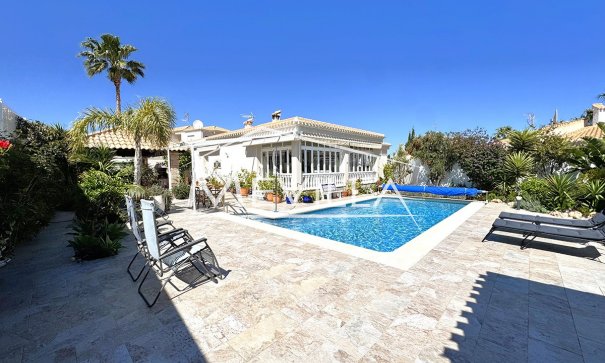 Villa - Återförsäljare - Orihuela Costa - Playa Flamenca
