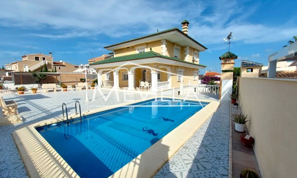Villa - Återförsäljare - Torrevieja - LB1196
