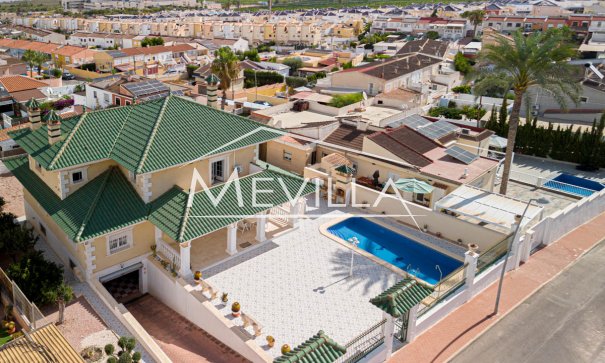 Villa - Återförsäljare - Torrevieja - Los Balcones