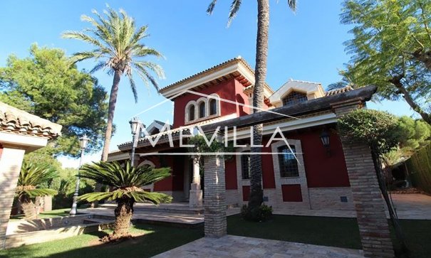 Villa - Resales - Orihuela Costa - Campoamor