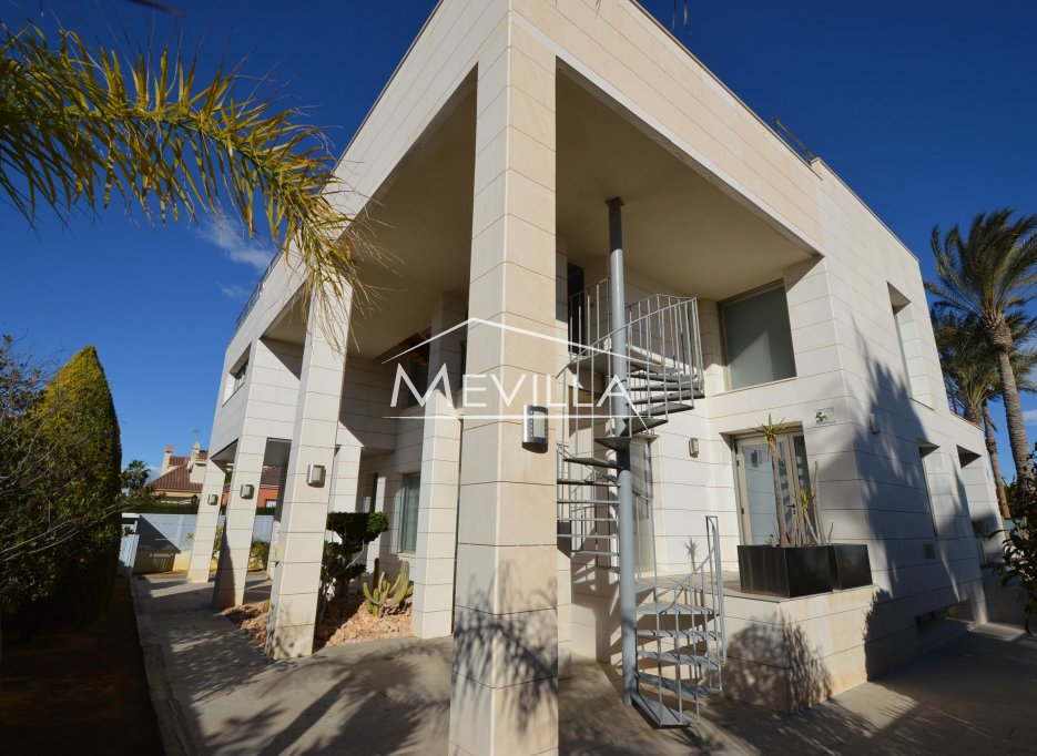Wederverkoop - Villa - Orihuela Costa - La Zenia