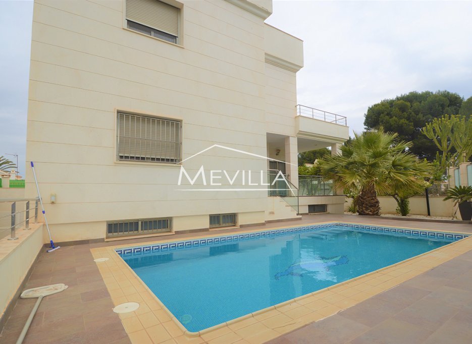 Wederverkoop - Villa - Orihuela Costa - La Zenia