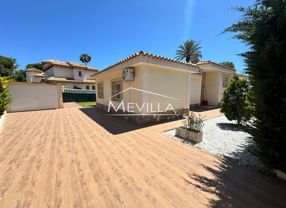 Wederverkoop - Villa - Orihuela Costa - La Zenia