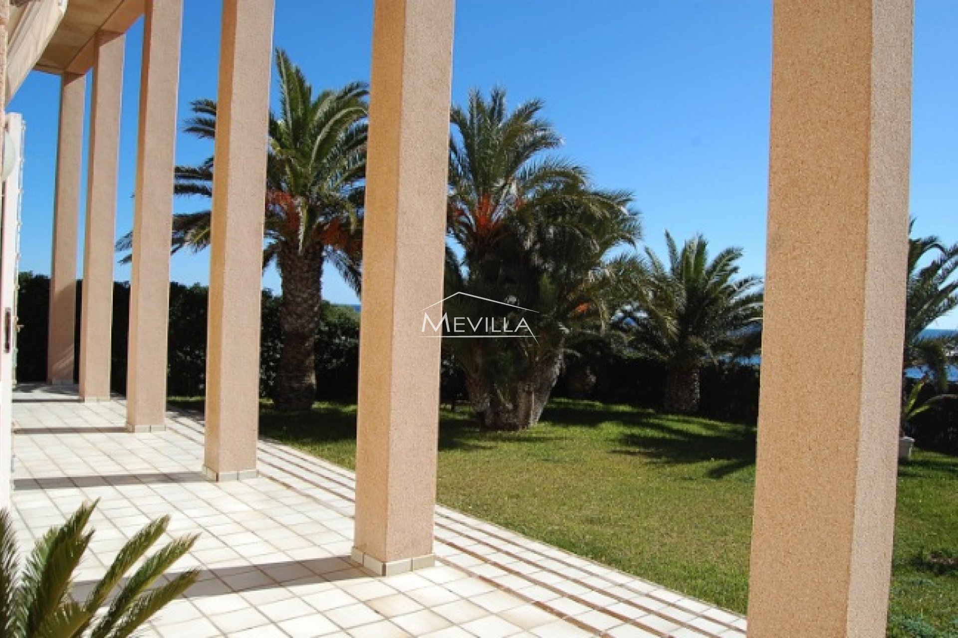 Wederverkoop - Villa - Orihuela Costa - Punta Prima
