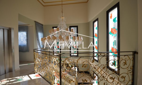 Второй этаж