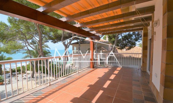 Reventas - Chalet / Villa - Orihuela Costa - Punta Prima