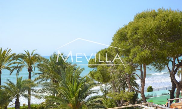 Reventas - Chalet / Villa - Orihuela Costa - Punta Prima