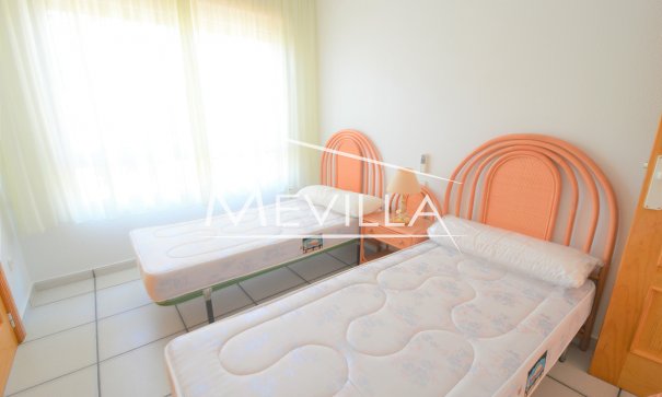 Reventas - Chalet / Villa - Orihuela Costa - Punta Prima