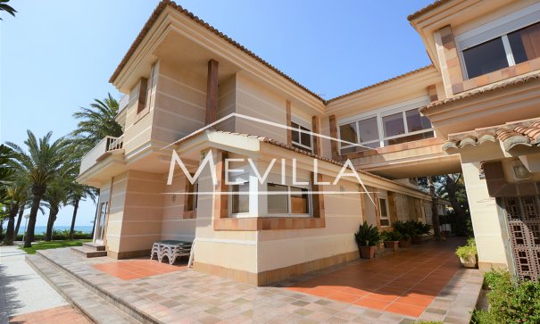 Reventas - Chalet / Villa - Orihuela Costa - Punta Prima