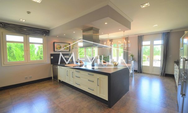 Reventas - Chalet / Villa - Orihuela