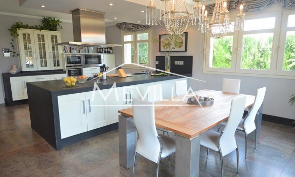 Reventas - Chalet / Villa - Orihuela