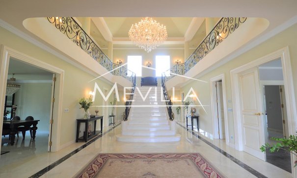 Reventas - Chalet / Villa - Orihuela