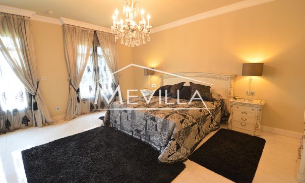 Reventas - Chalet / Villa - Orihuela